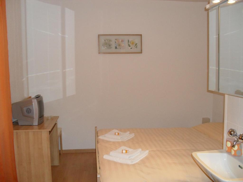 Hotel Edelweiss Флурлинген Номер фото